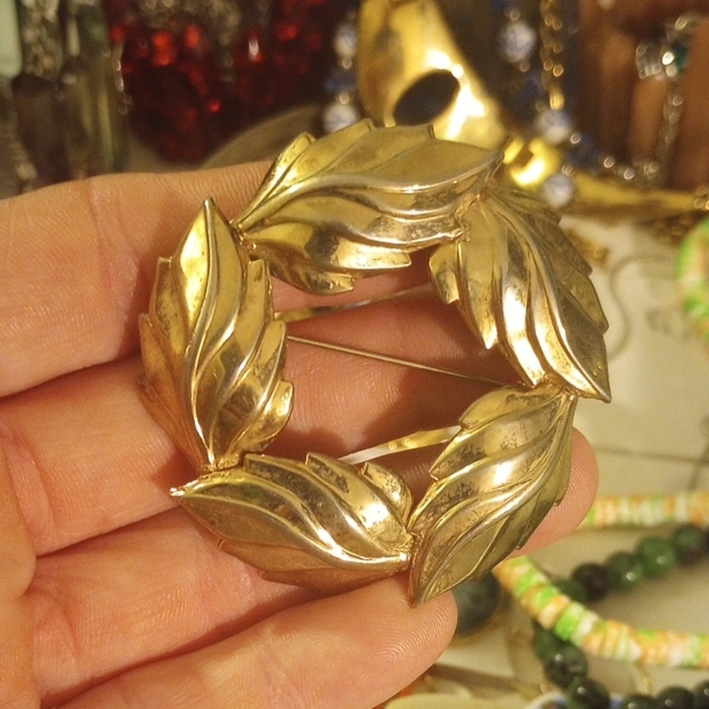 Vintage Marino Gold Leaf Brooch